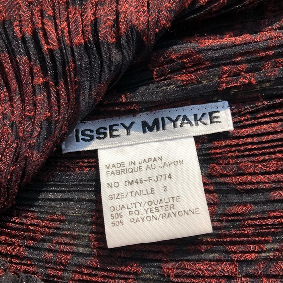 Issey miyake black red floral pleated sleeveless - Picture 3 of 3